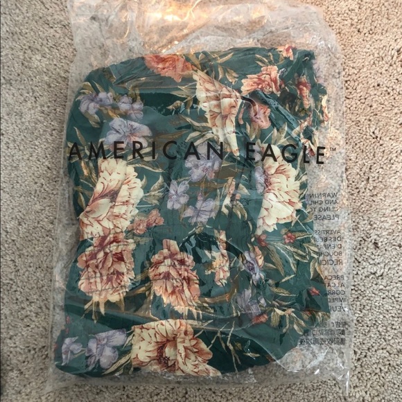 ⚠️LAST ONE!! AE 🦅 Floral romper - Picture 6 of 8